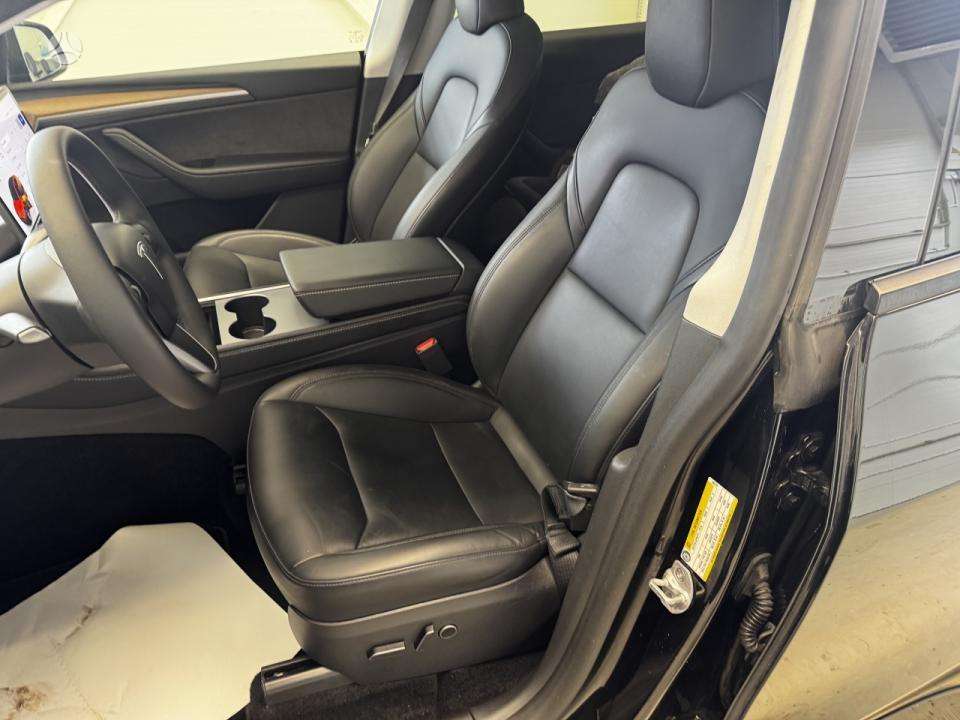 Tesla Model Y, 75 kWh, hatchback