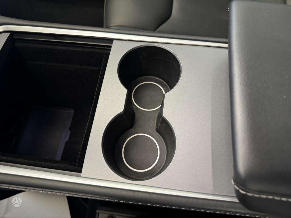 Tesla Model Y, 75 кВт·ч, Хэтчбек