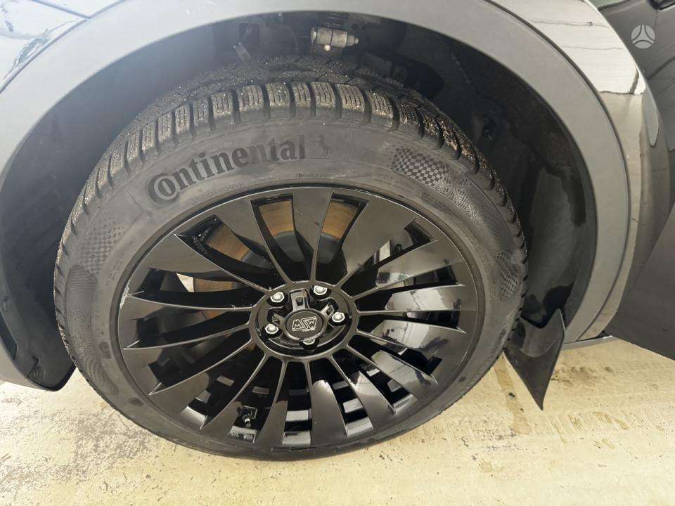 Tesla Model Y, 75 kWh, hatchback