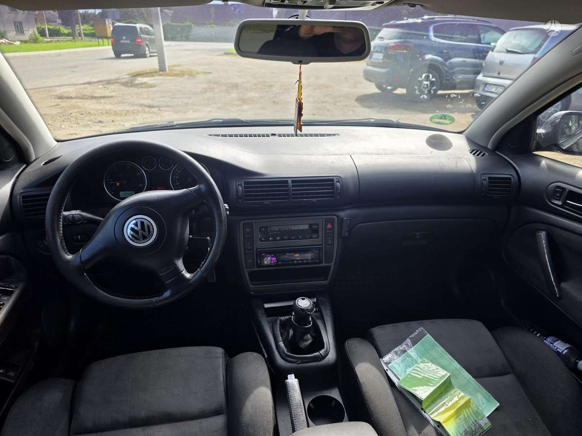 Volkswagen Passat - 11
