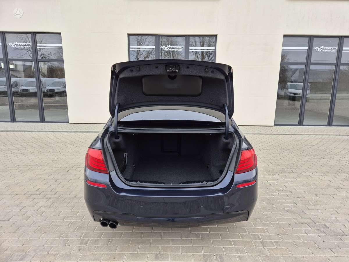 BMW 520, 2.0 l., Седан