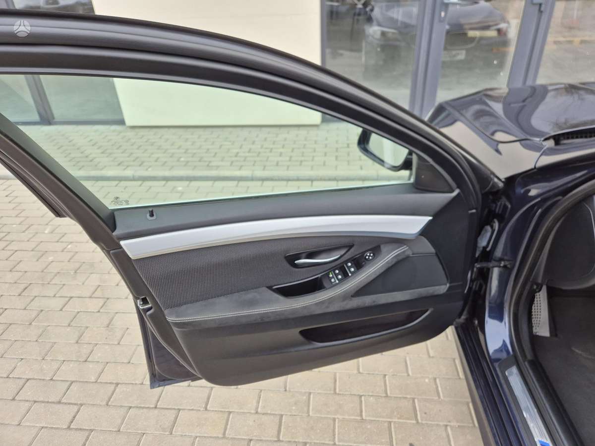 BMW 520, 2.0 l., Седан