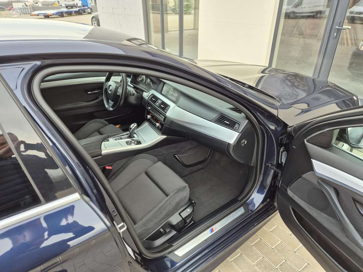 BMW 520, 2.0 l., Седан