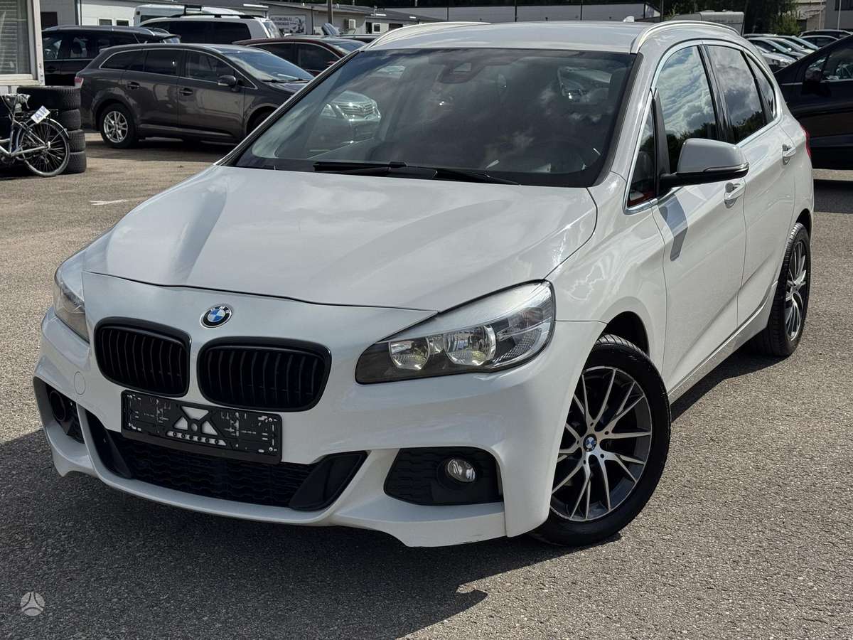BMW 218 Active Tourer, 1.5 l., hatchback