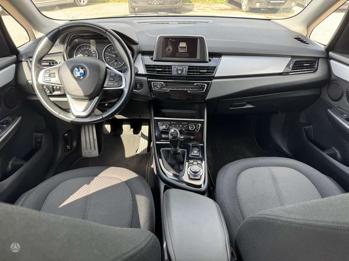 BMW 218 Active Tourer, 1.5 l., Хэтчбек