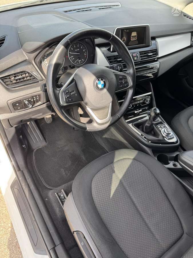 BMW 218 Active Tourer, 1.5 l., hatchback