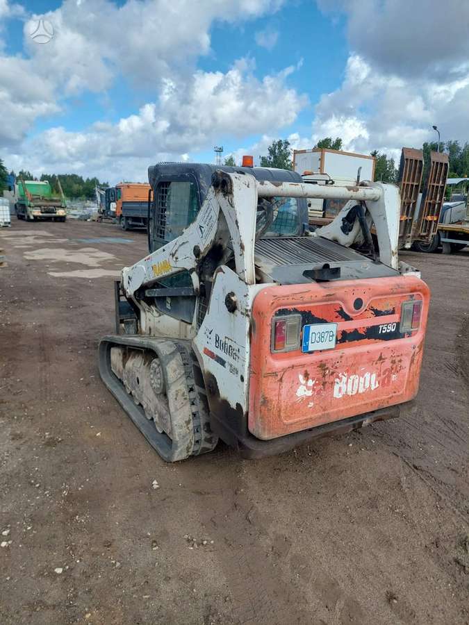 Bobcat T-590, mini loaders