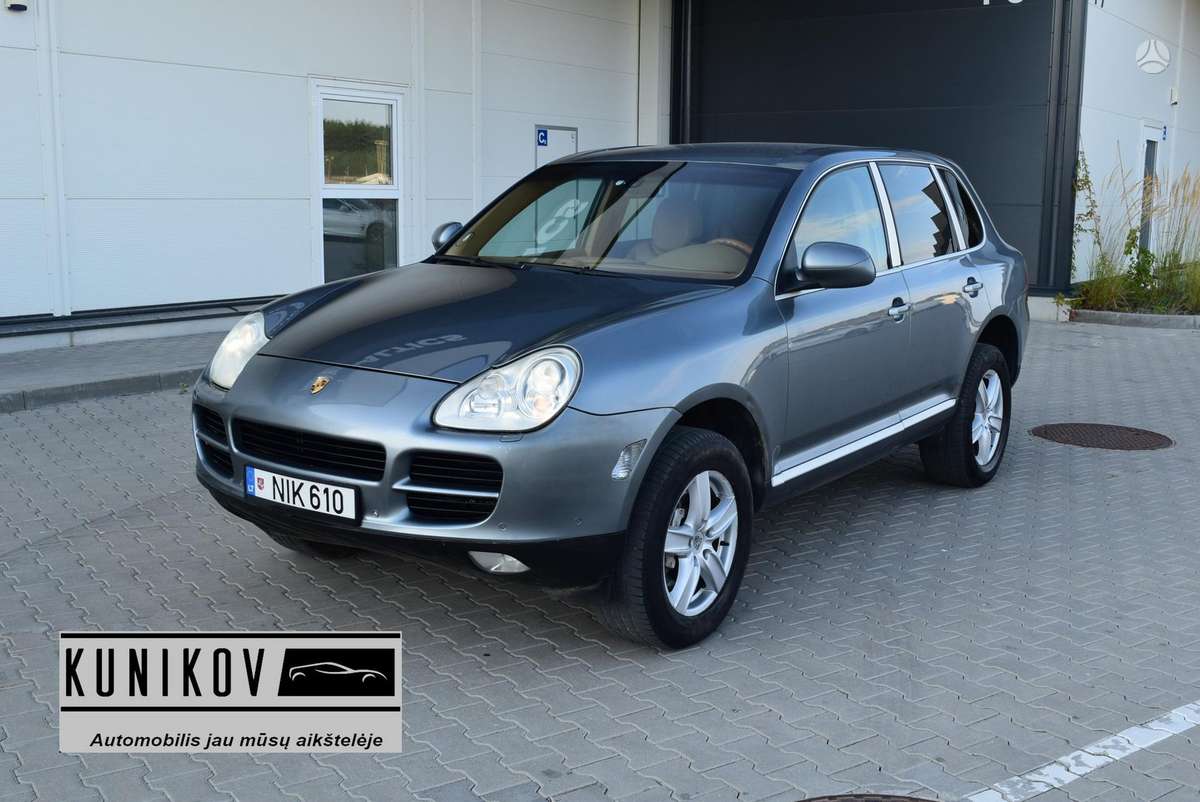 Porsche Cayenne - 1