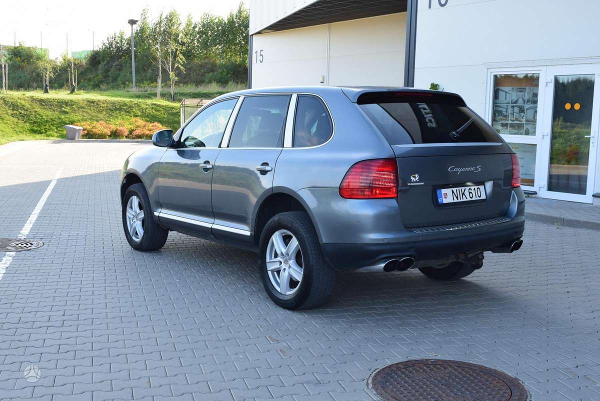 Porsche Cayenne - 7
