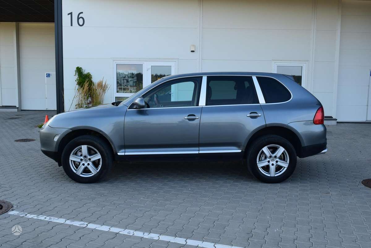 Porsche Cayenne - 8