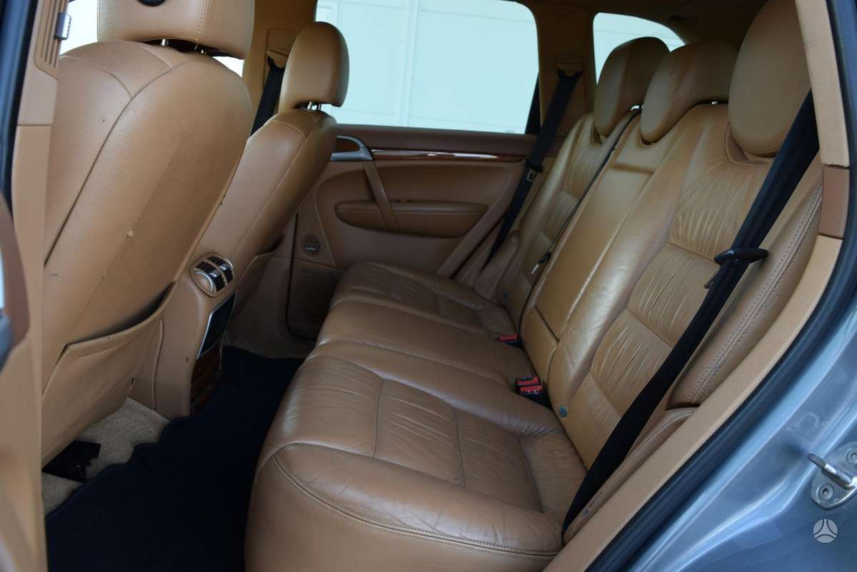 Porsche Cayenne - 10