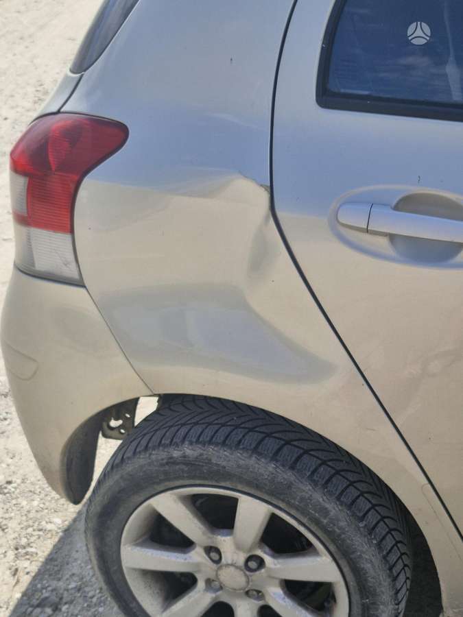 Toyota Yaris - 4