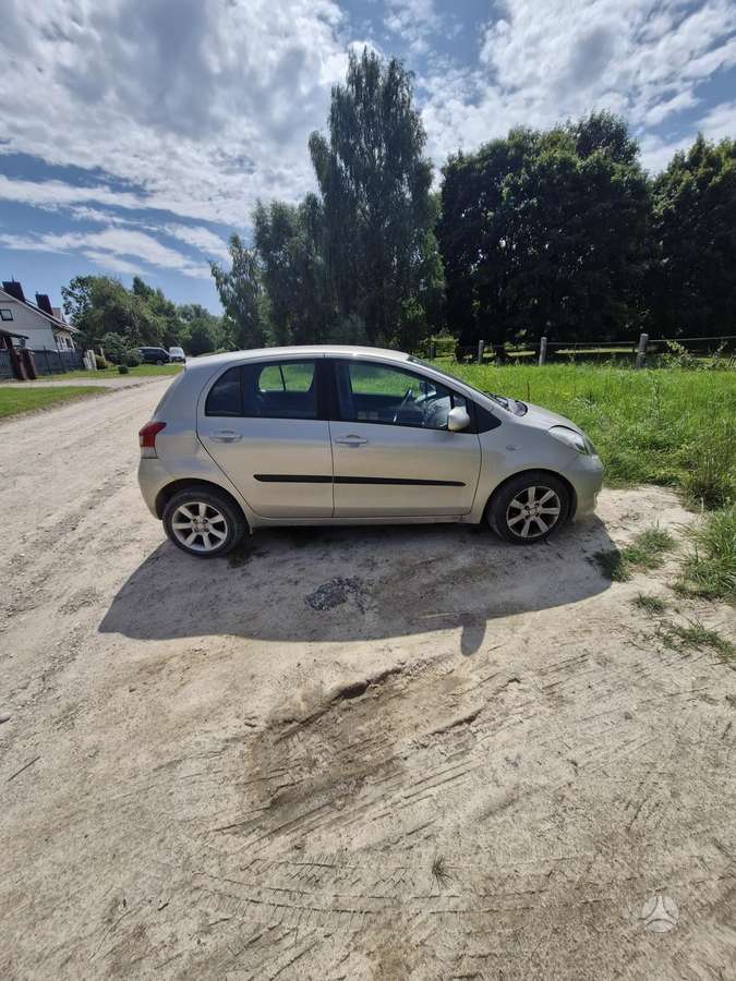 Toyota Yaris - 5