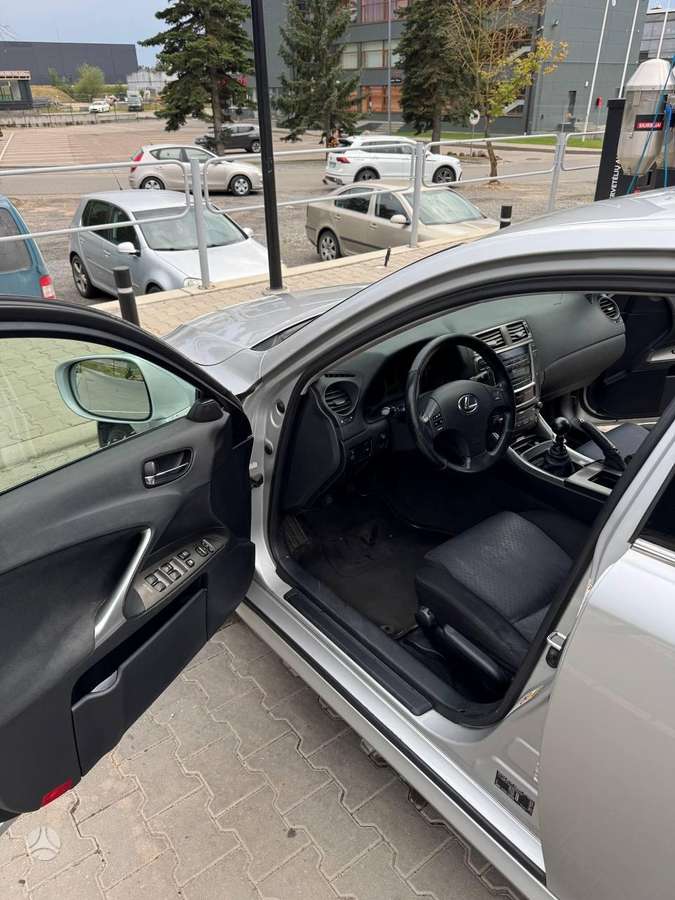 Lexus IS 220, 2.2 l., Седан