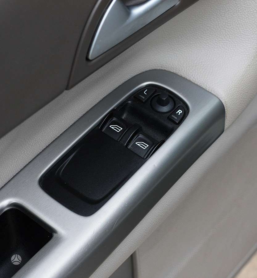 Volvo C30, 1.6 l., hatchback