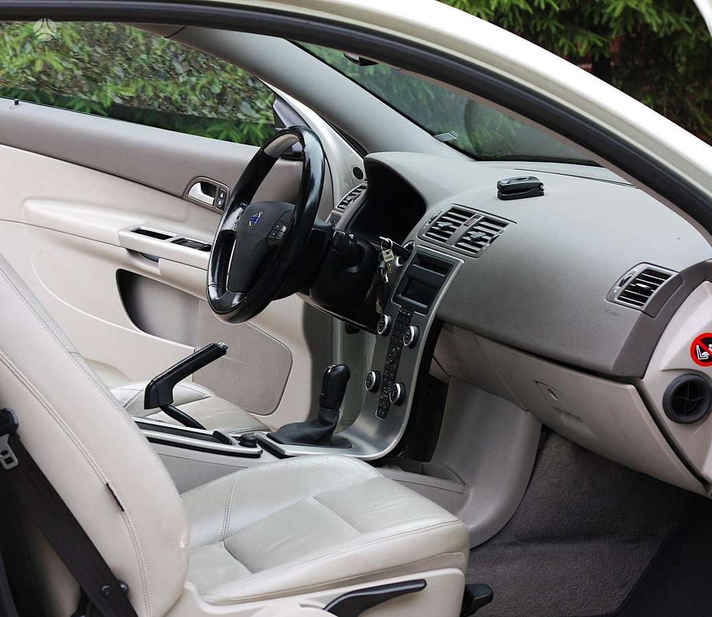 Volvo C30, 1.6 l., hatchback