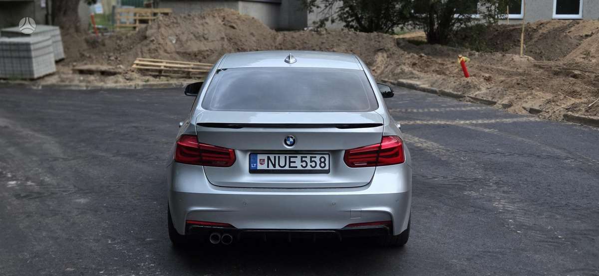 BMW 330, 2.0 l., Седан