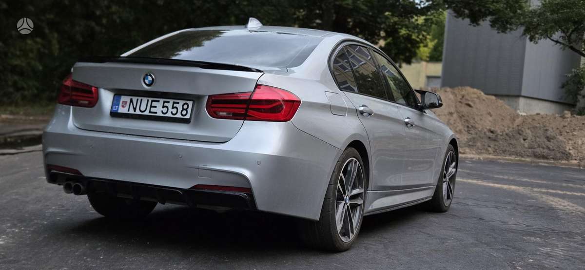 BMW 330, 2.0 l., Седан