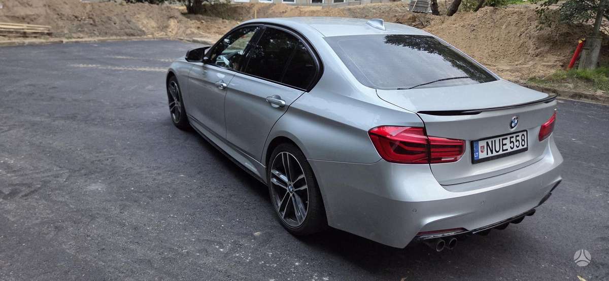 BMW 330, 2.0 l., Седан
