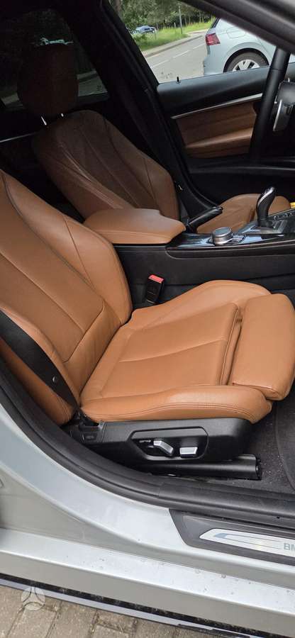 BMW 330, 2.0 l., Седан