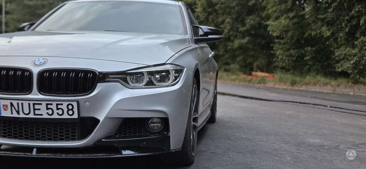 BMW 330, 2.0 l., Седан