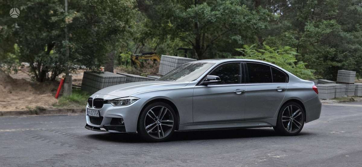 BMW 330, 2.0 l., Седан