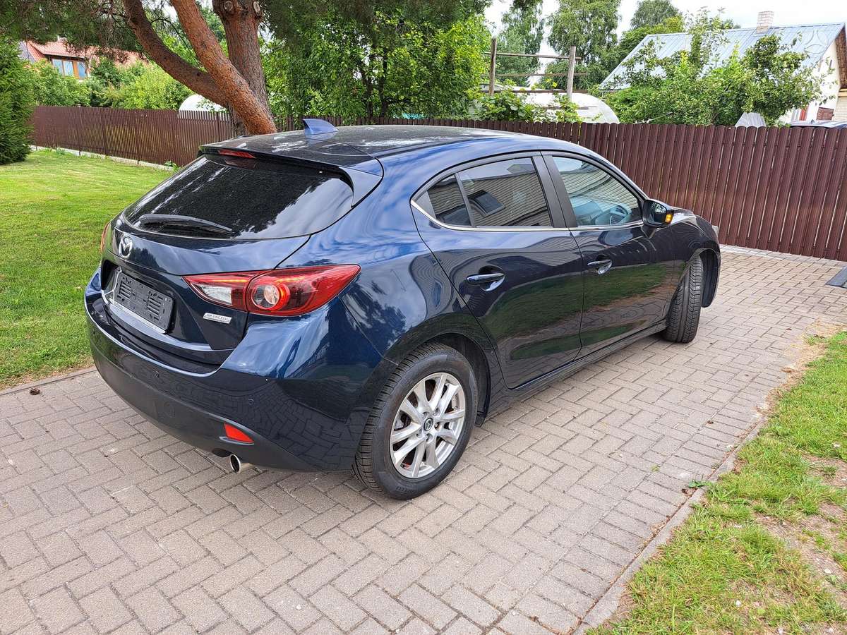Mazda 3, 2.2 l., Хэтчбек