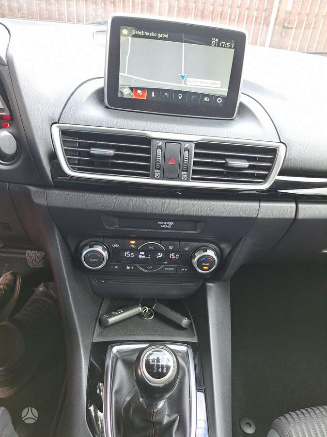 Mazda 3, 2.2 l., Хэтчбек
