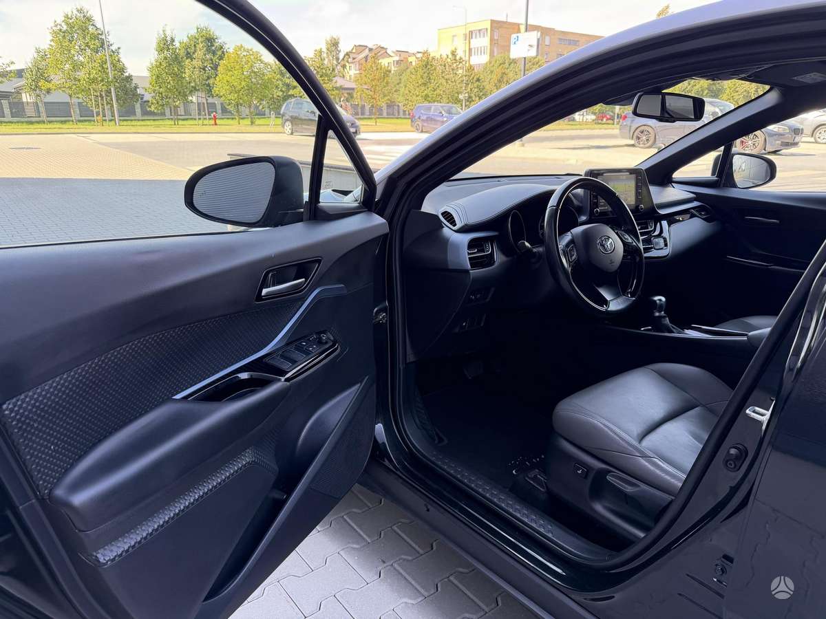 Toyota C-HR - 10