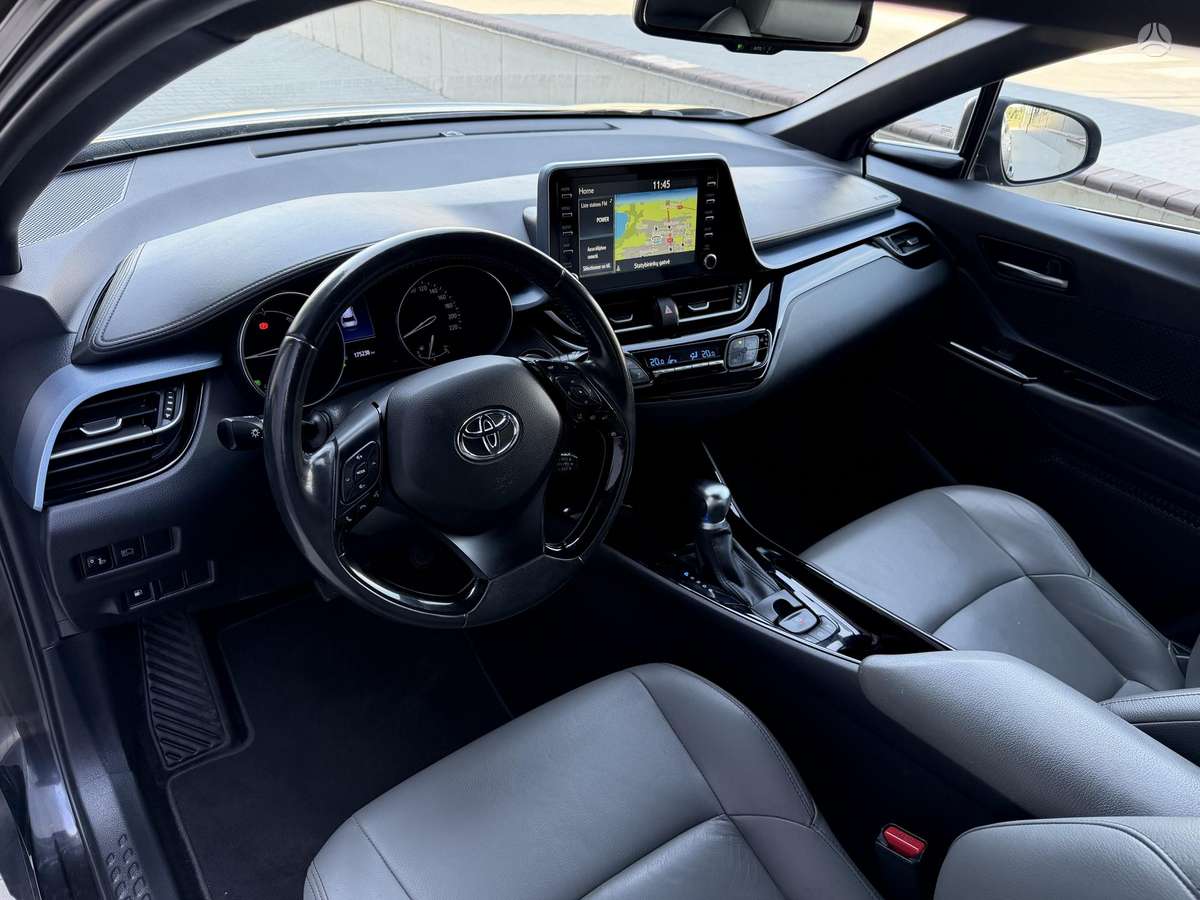 Toyota C-HR - 12