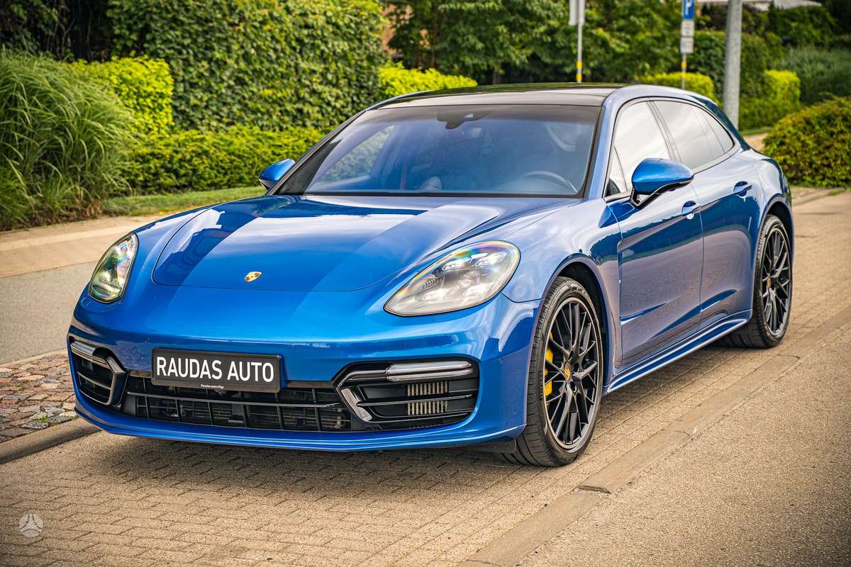 Porsche Panamera - 1