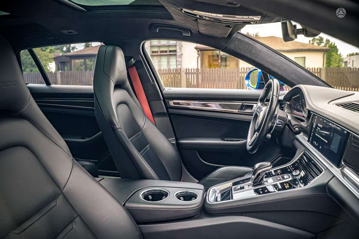 Porsche Panamera - 12