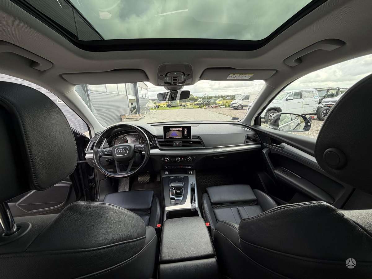 Audi Q5, 2.0 l., off-road / crossover