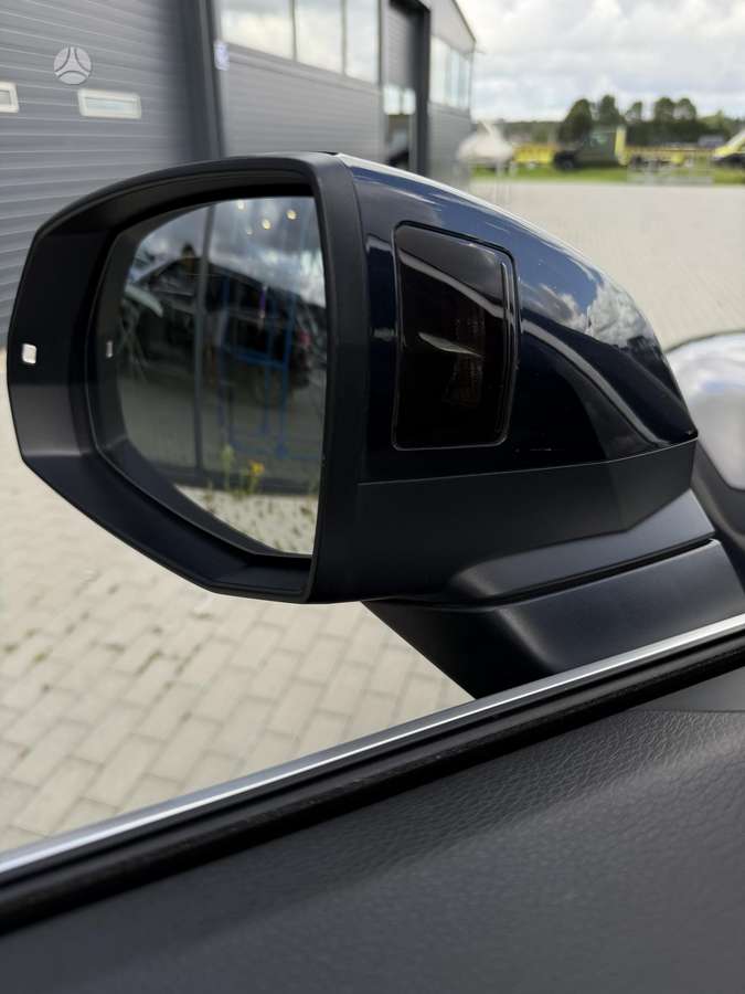 Audi Q5, 2.0 l., off-road / crossover