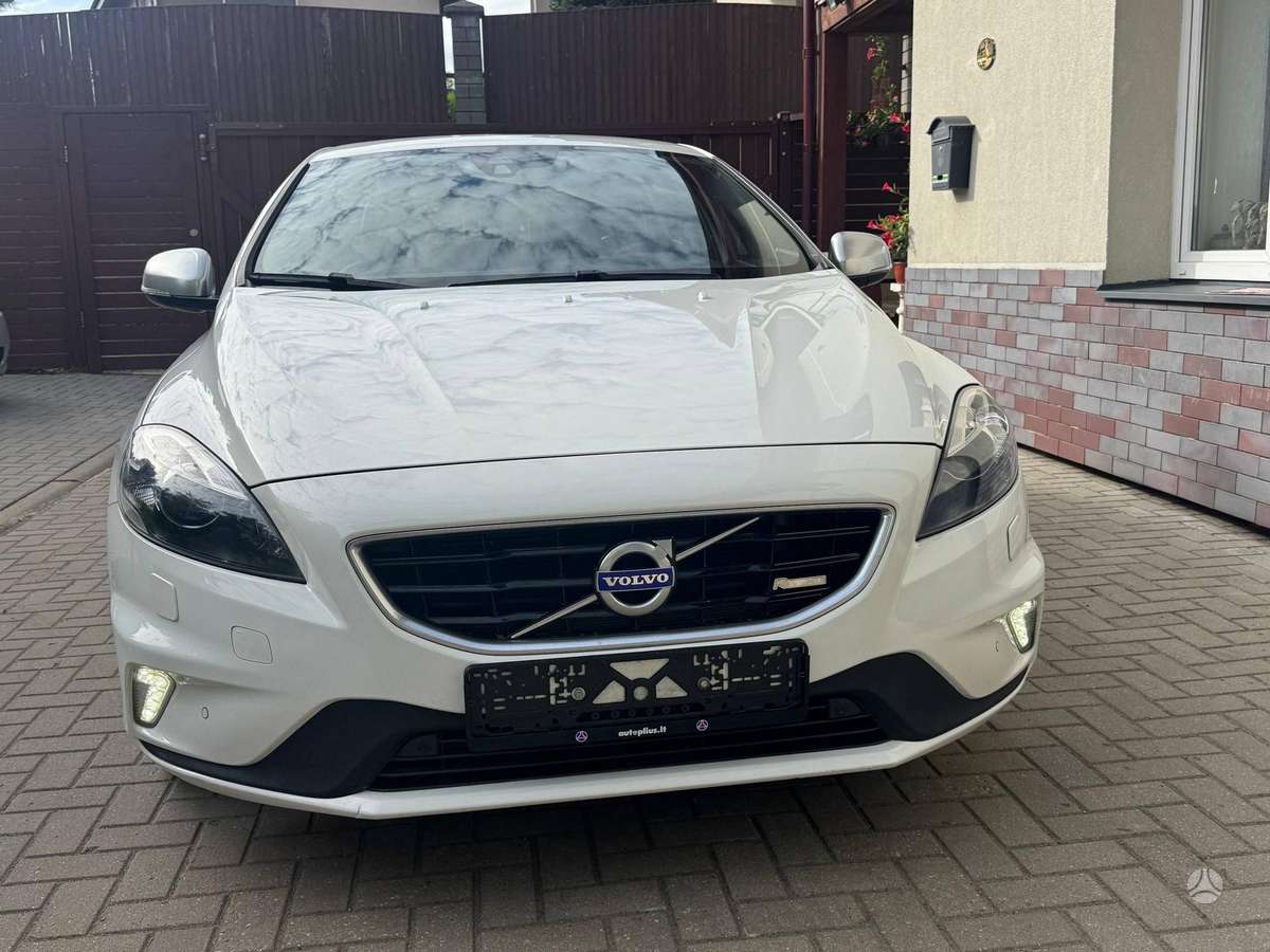 Volvo V40, 2.0 l., hatchback