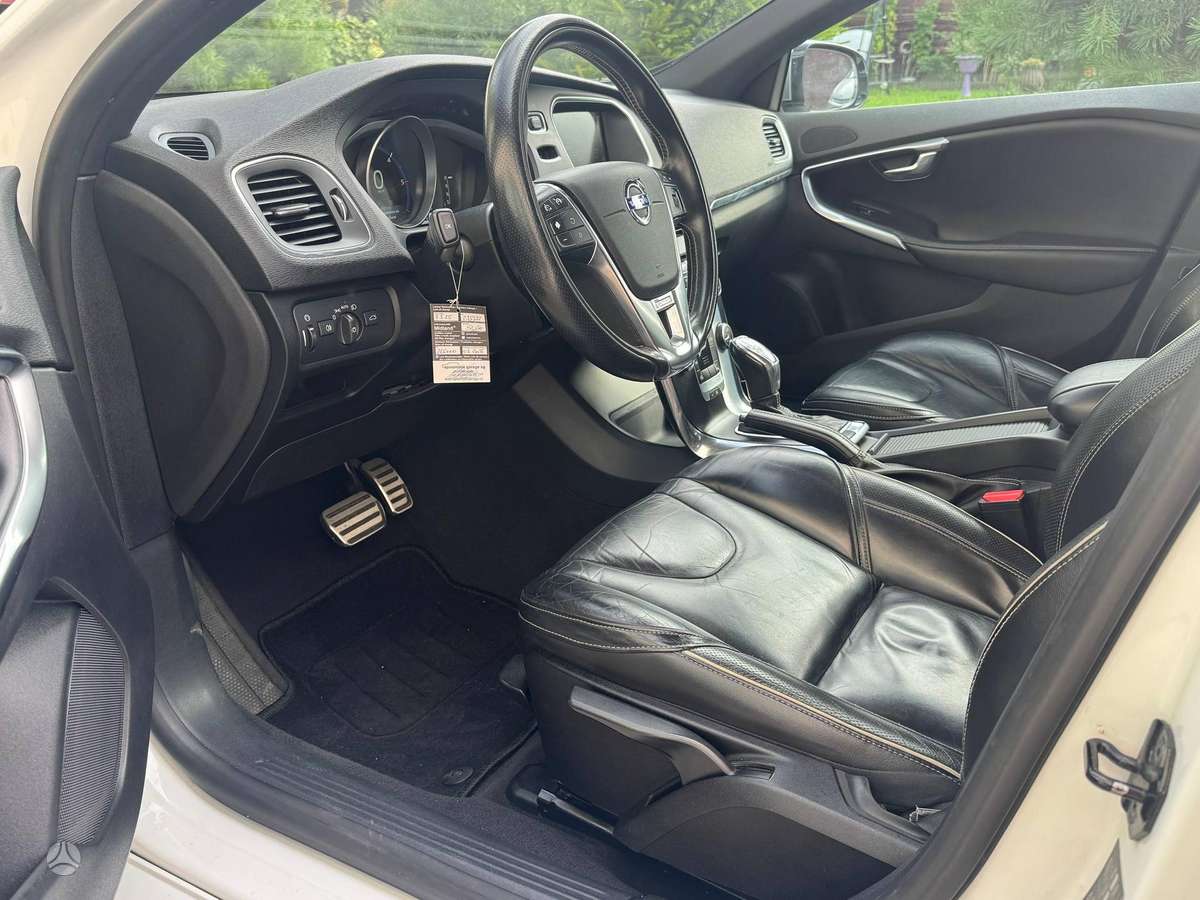 Volvo V40, 2.0 l., hatchback