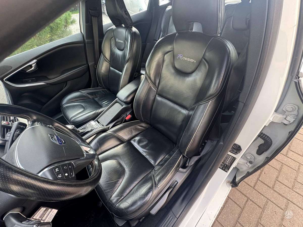 Volvo V40, 2.0 l., hatchback