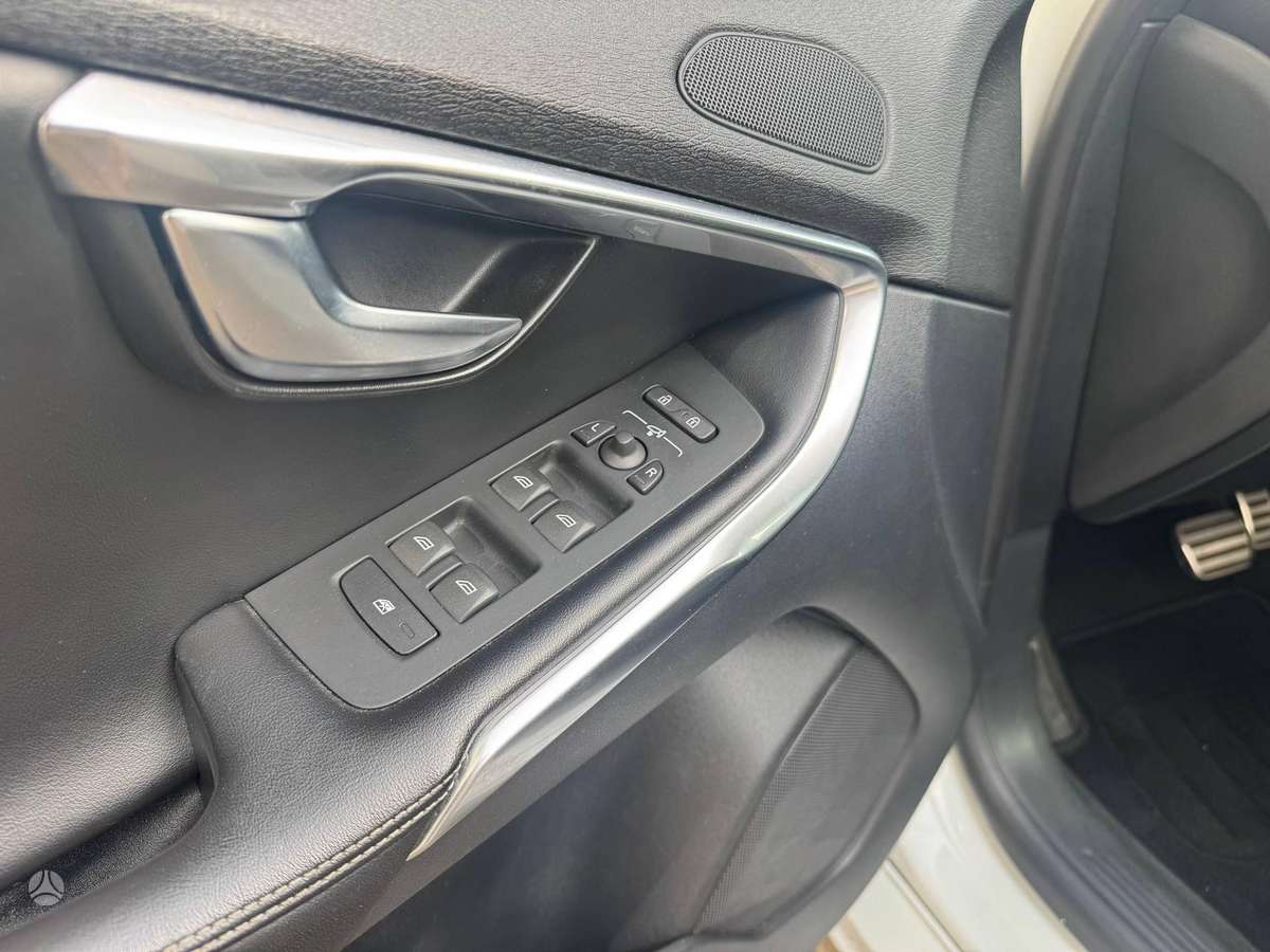 Volvo V40, 2.0 l., hatchback