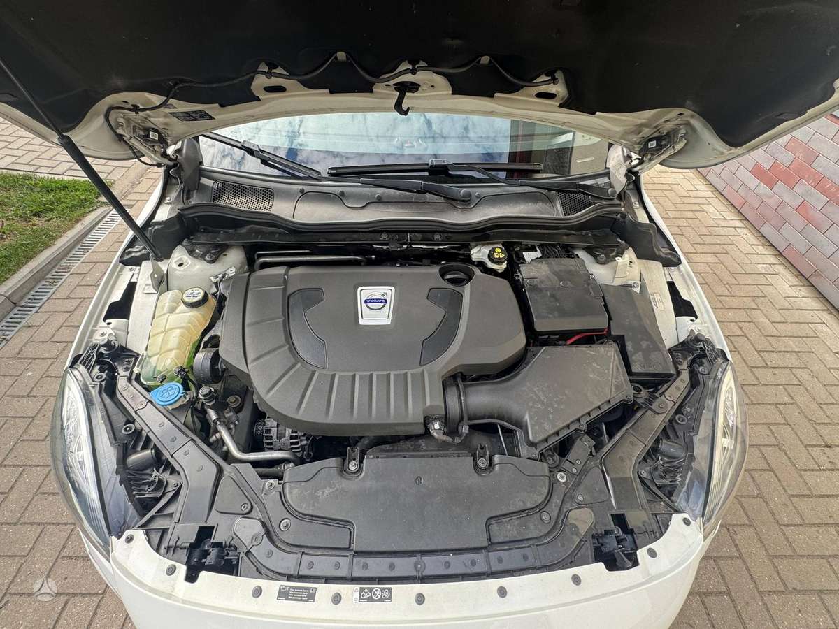 Volvo V40, 2.0 l., hatchback