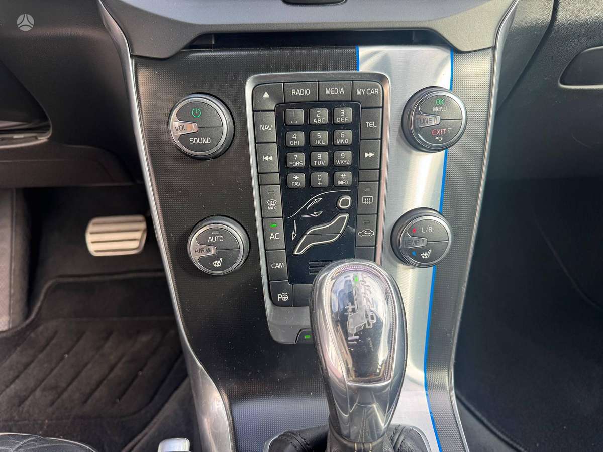 Volvo V40, 2.0 l., hatchback