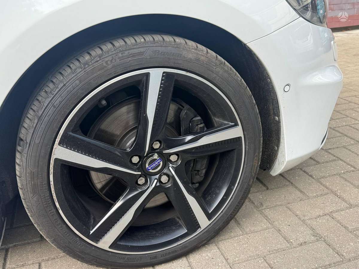 Volvo V40, 2.0 l., hatchback