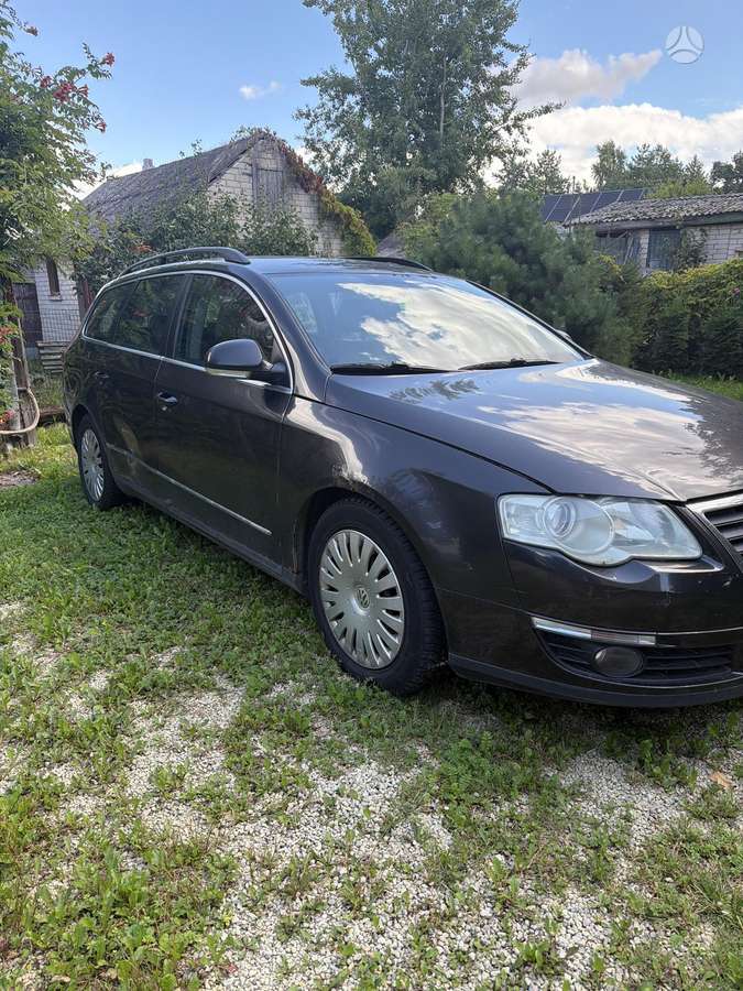 Volkswagen Passat - 2