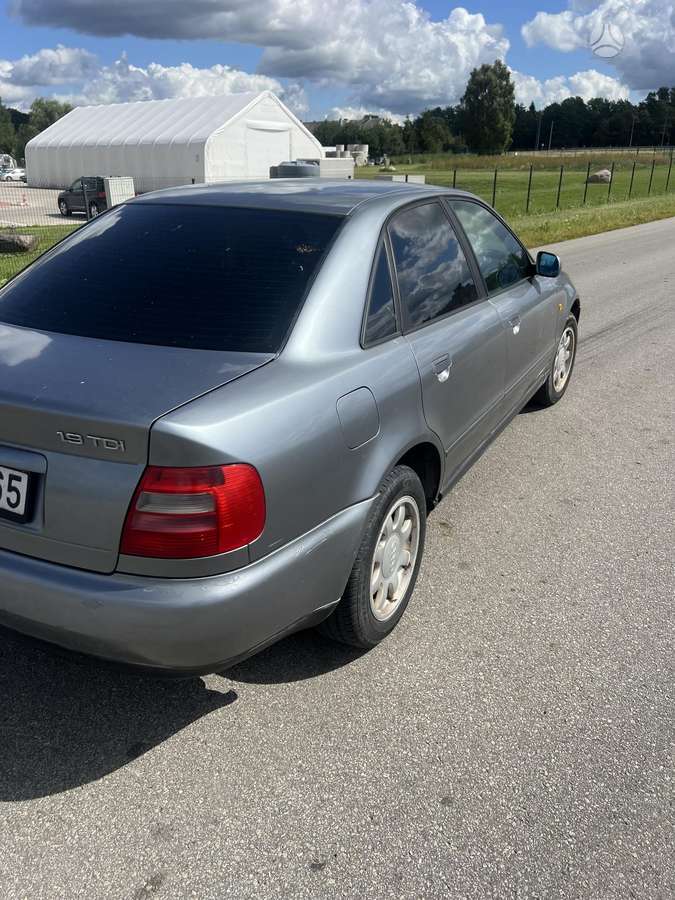 Audi A4, 1.9 l., Седан