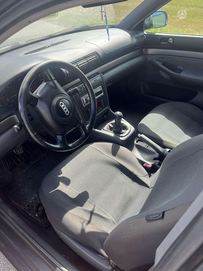Audi A4, 1.9 l., Седан