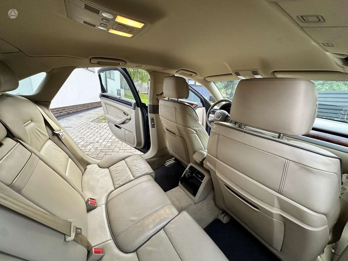 Audi A8, 4.1 l., Седан