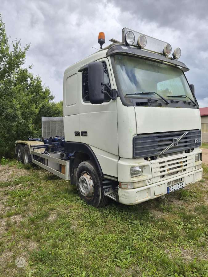 Volvo VH12, hooklift trucks