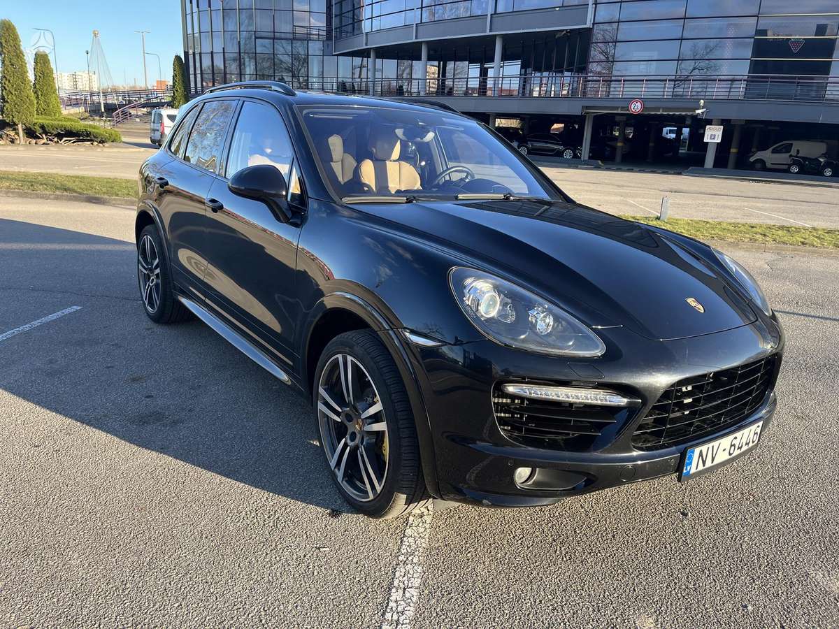 Porsche Cayenne - 2