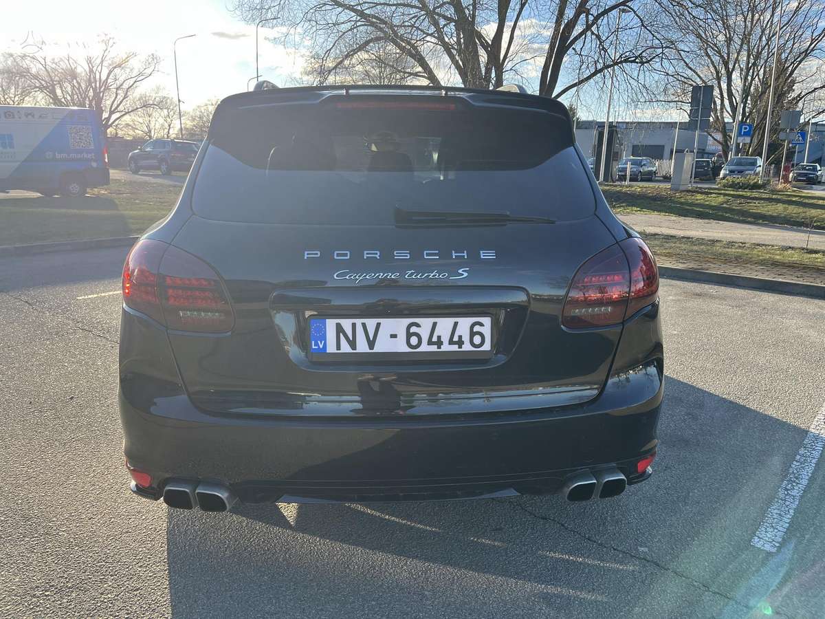 Porsche Cayenne - 5