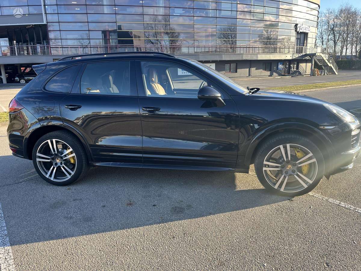 Porsche Cayenne - 6