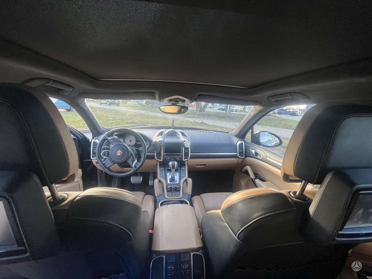 Porsche Cayenne - 7